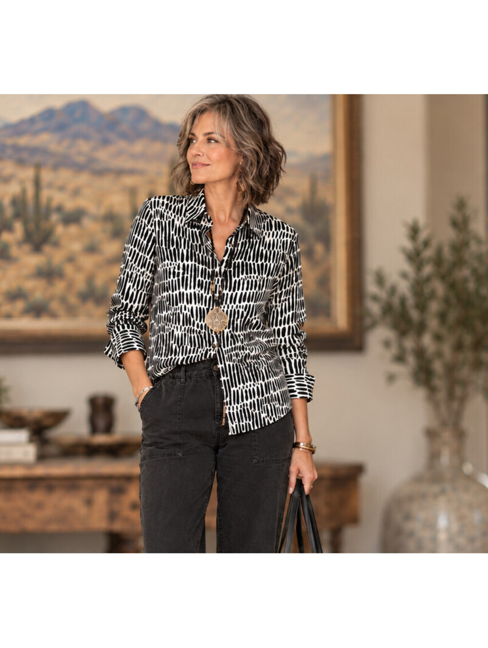 Striking CHICO'S Blouse Shirt Button Down Sz 3, XL  Artsy Minimalist Modern